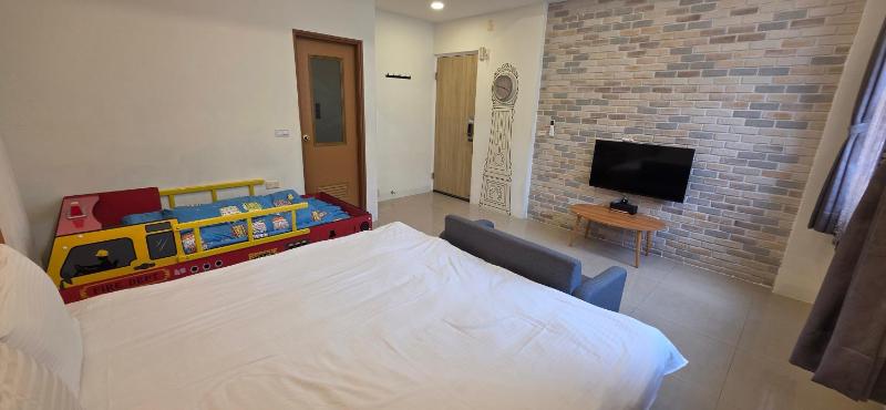 Q House - image 23