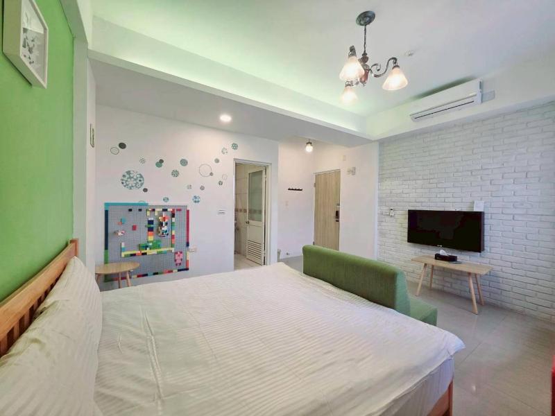 Q House - image 10