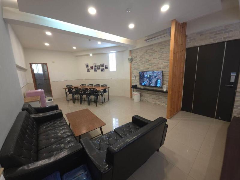 Q House - image 20