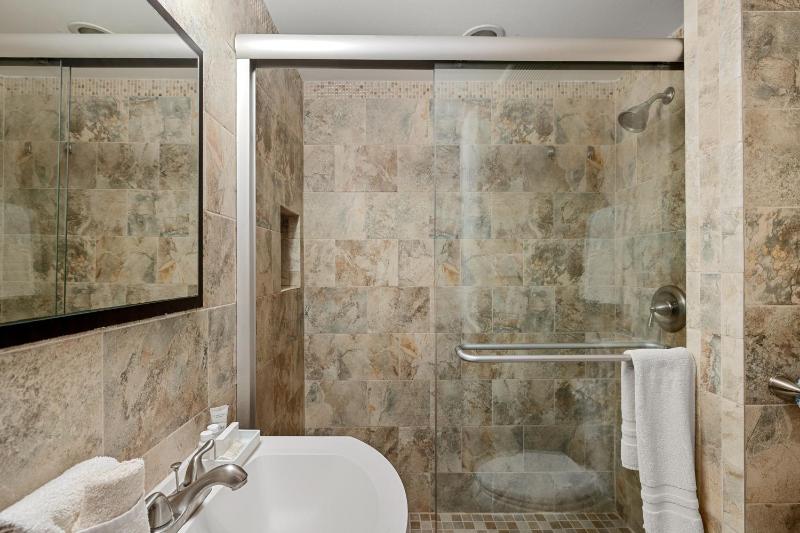 Edgewater Condo Unit #301 - image 2