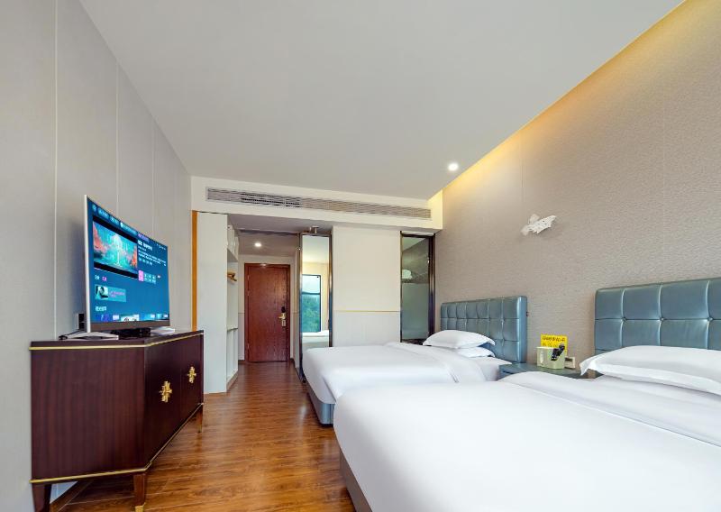 LeadingMen Riverview Hotel&Lift&Free Laundry &Book tickets &Downtown Location and Experienced tour guide service - image 22