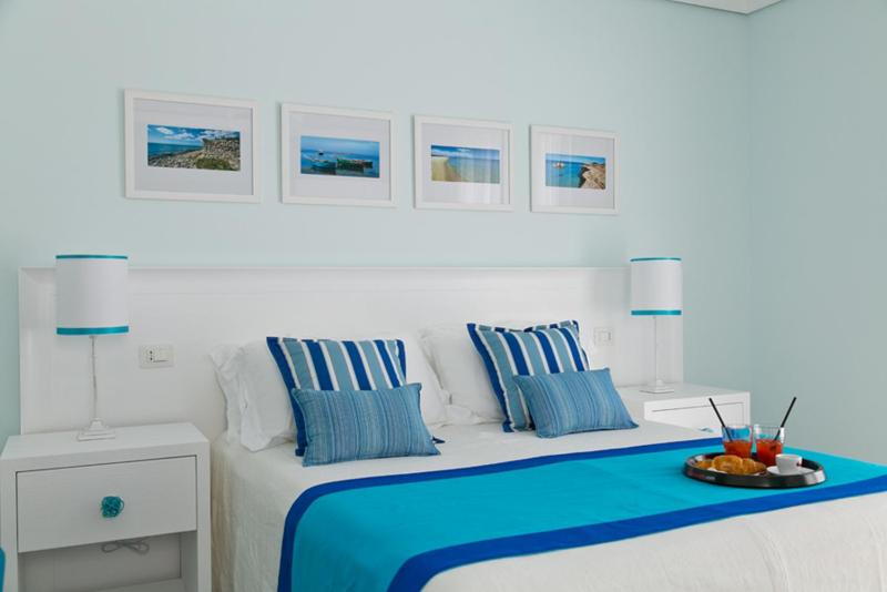 Double Room with Balcony image 1