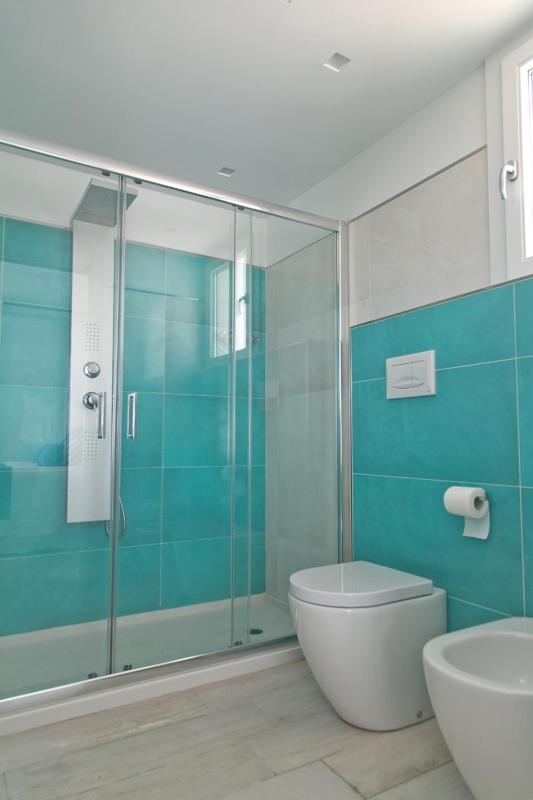 Double Room with Balcony image 2
