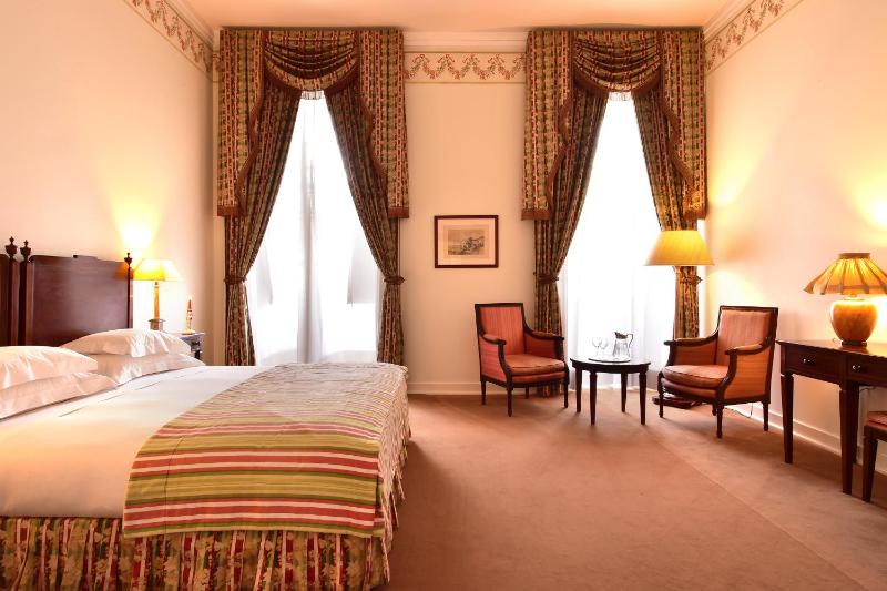 Superior Double or Twin Room image 4