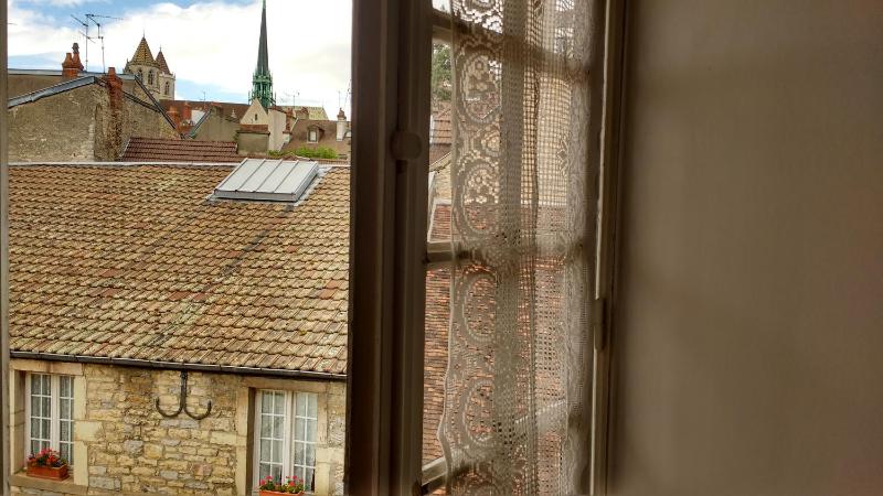 Standard Double Room image 3