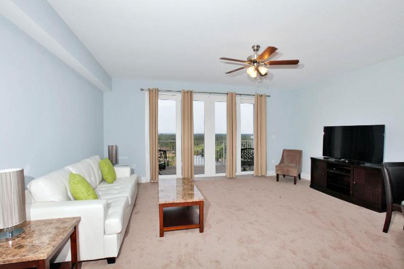 One-Bedroom Apartment with Sea View - 1735 image 3
