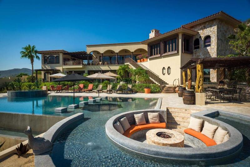 Villa Pacific West - image 1