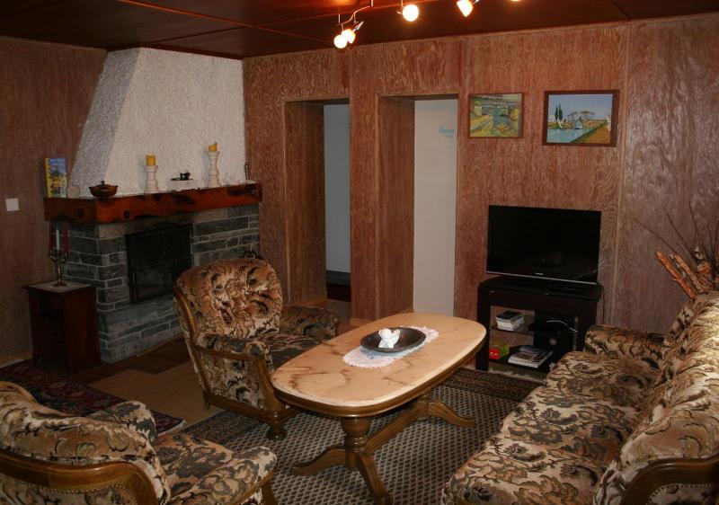 Twin Room with Private Bathroom image 4