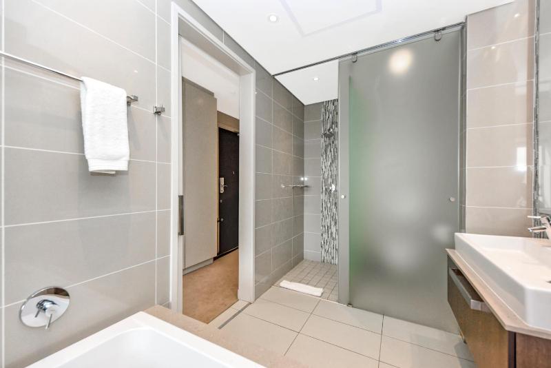 Sandton Skye Apartments - image 9