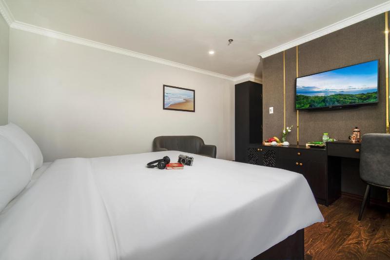 Monaco Hotel Danang - image 9