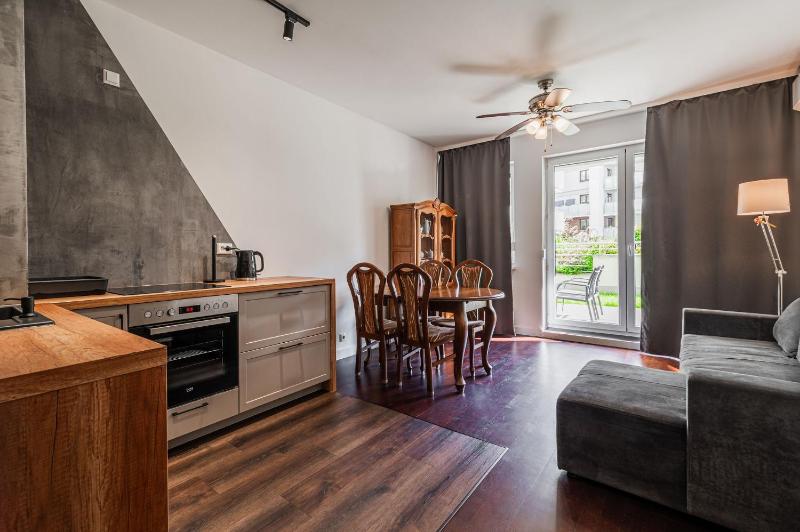 RentPlanet - Apartament Piękna z tarasem - image 5