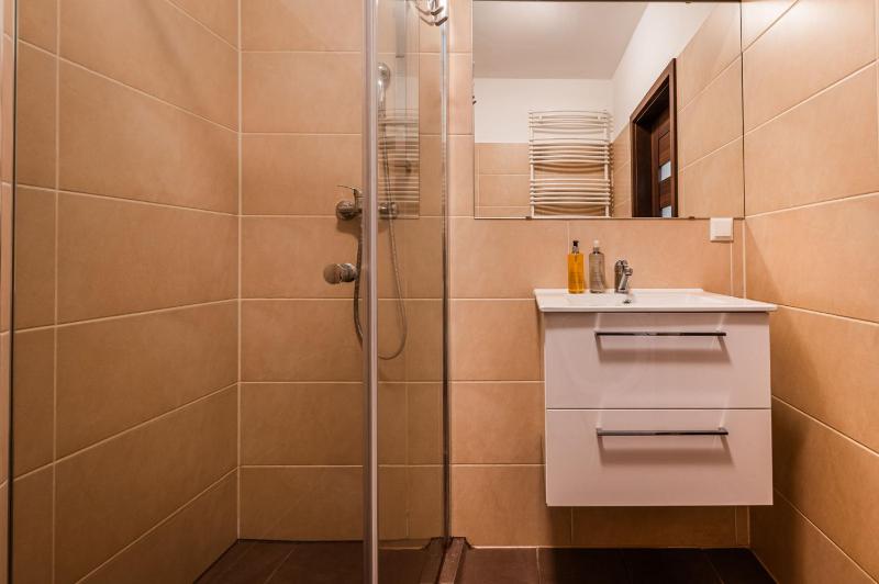 RentPlanet - Apartament Piękna z tarasem - image 11