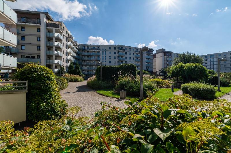 RentPlanet - Apartament Piękna z tarasem - image 3