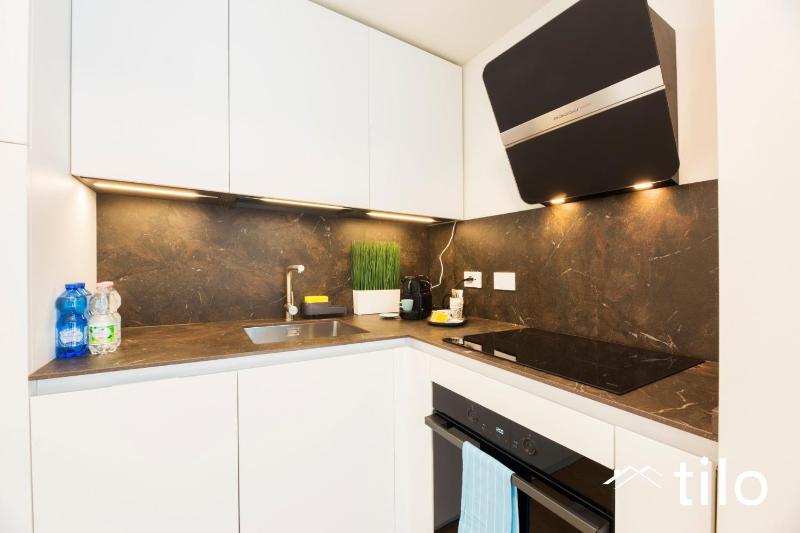 Waterfront Lux| Studio|A/C| Wifi By Tilo - image 2