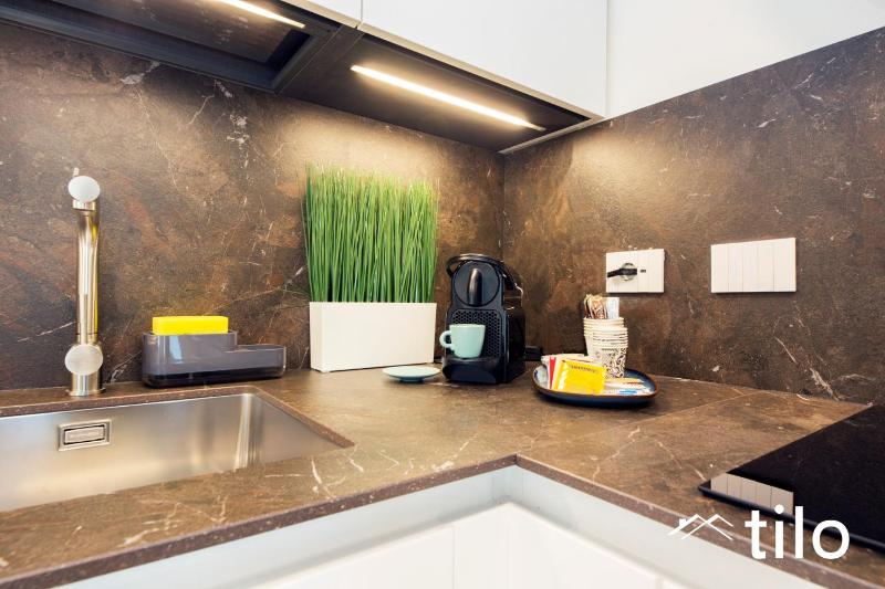 Waterfront Lux| Studio|A/C| Wifi By Tilo - image 10