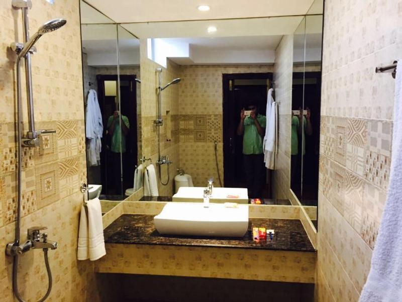 Shalimar Hotel - image 6