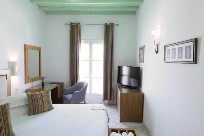 Poseidon Hotel Suites - image 14
