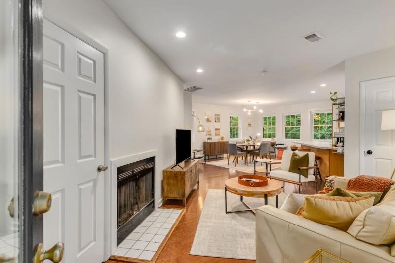 Inman Park Retreat-Walk to Krog Beltline and MARTA - image 49