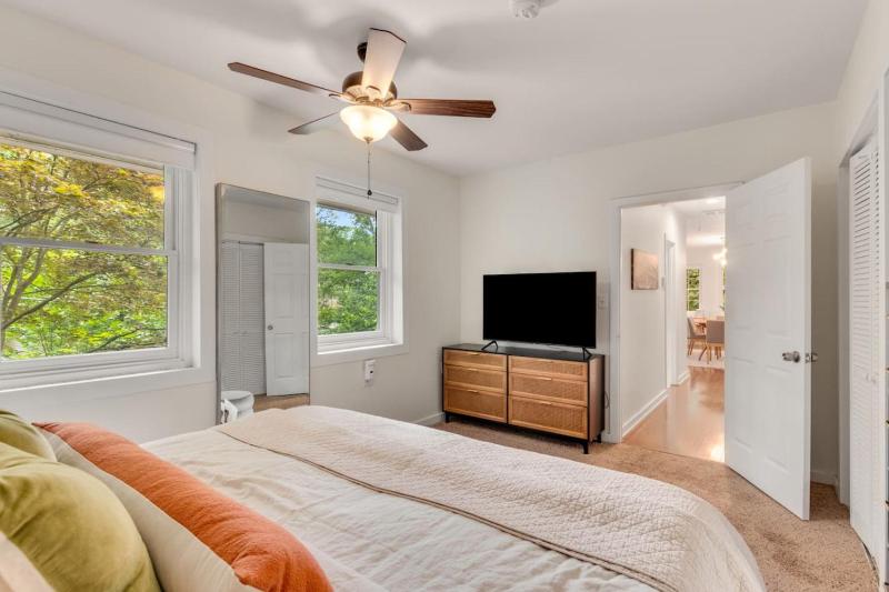 Inman Park Retreat-Walk to Krog Beltline and MARTA - image 50