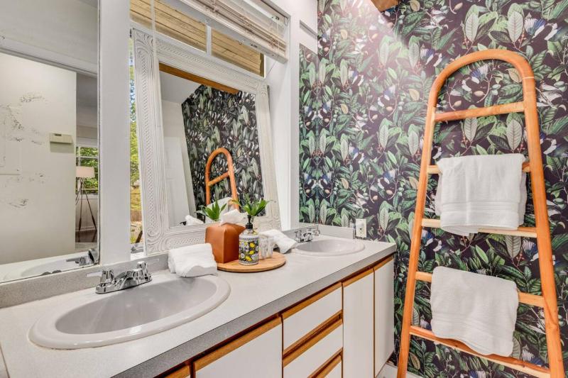 Inman Park Retreat-Walk to Krog Beltline and MARTA - image 9