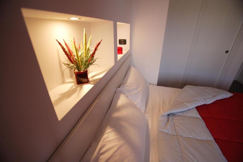 Double Room image 3