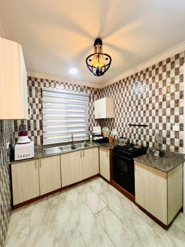 The Saphire House - image 10