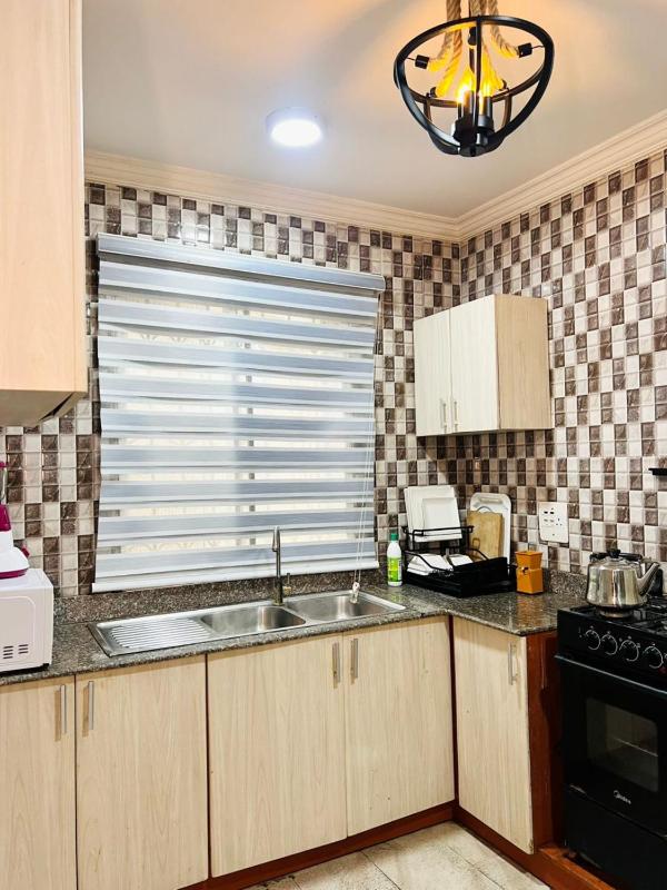 The Saphire House - image 12
