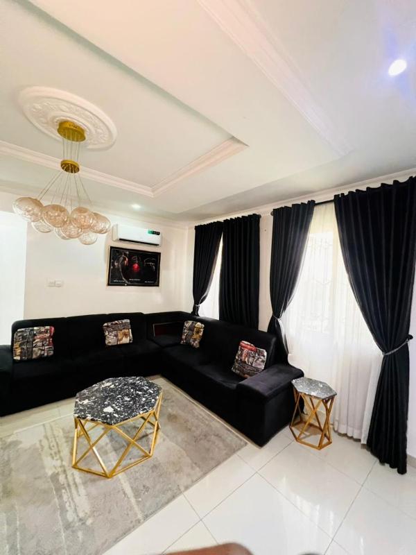 The Saphire House - image 14