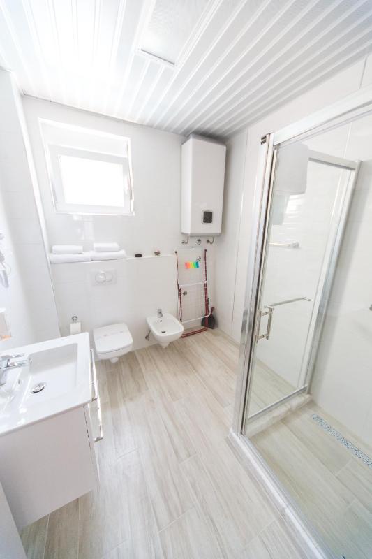 Two-Bedroom Apartment with Sea View image 3