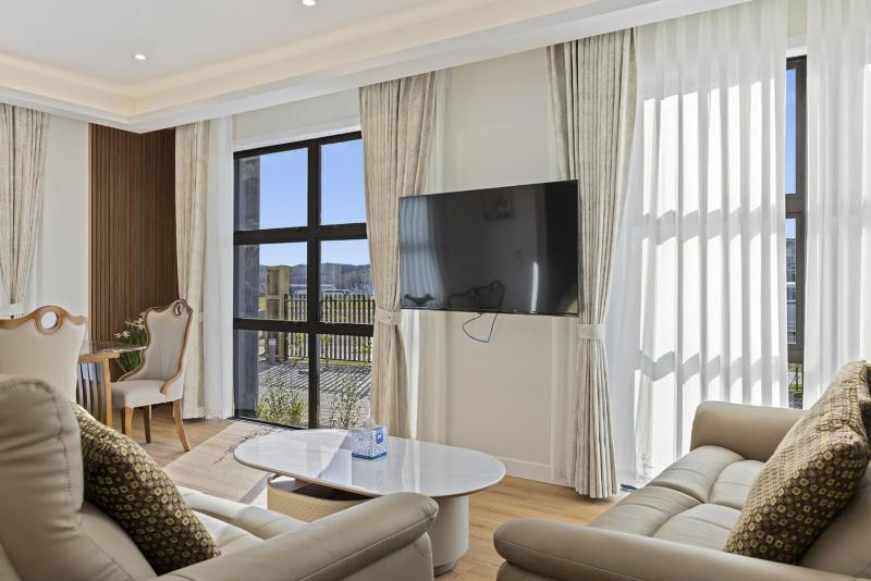 Lake Haven apartment 1 - fabulous location near lake and town - image 5