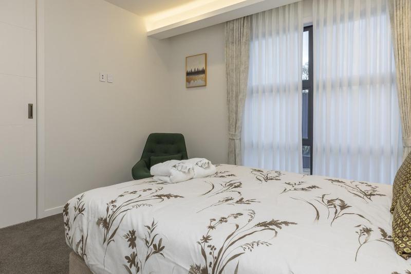 Lake Haven apartment 1 - fabulous location near lake and town - image 20