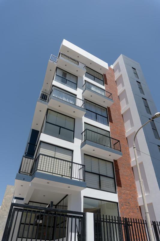 Exclusive Modern Apartment near the Airport - image 8