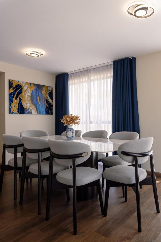 Exclusive Modern Apartment near the Airport - image 14