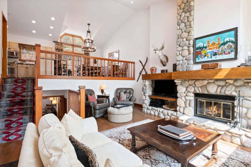 Meadows Townhome M2 by East West Hospitality - image 43