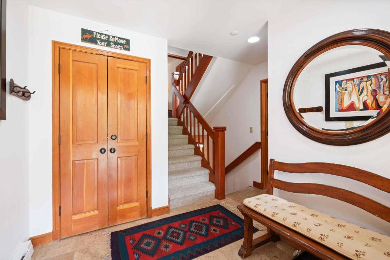 Meadows Townhome M2 by East West Hospitality - image 3