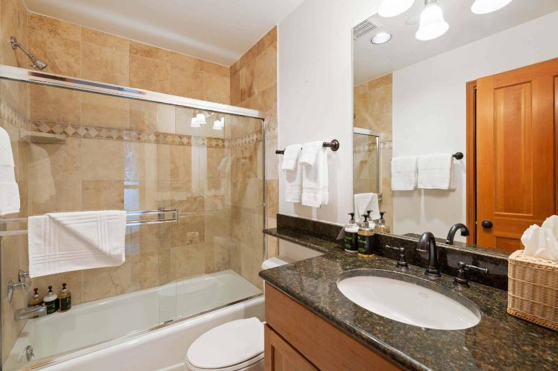 Meadows Townhome M2 by East West Hospitality - image 27