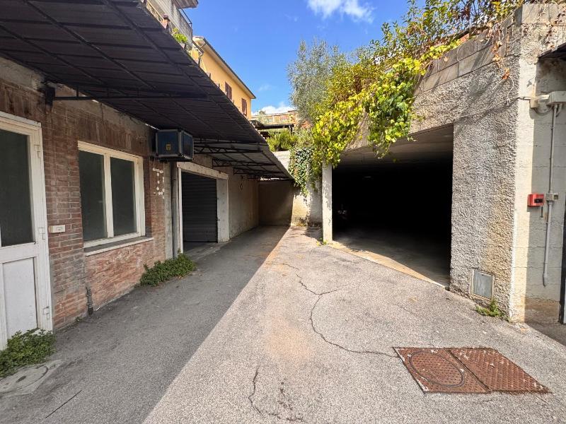 La fonte dell' 8-private parking - image 3