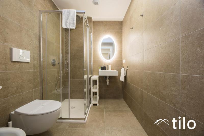 Waterfront Lux 1BR AC Parking GYM Wifi By Tilo - image 25