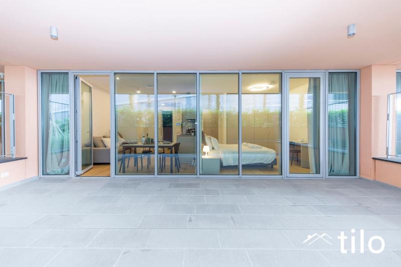 Waterfront Lux 1BR AC Parking GYM Wifi By Tilo - image 2