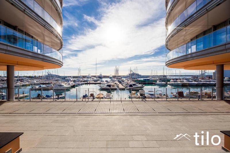 Waterfront Lux 1BR AC Parking GYM Wifi By Tilo - image 17