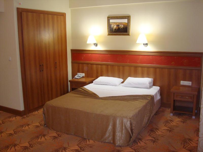 Standard Room image 3