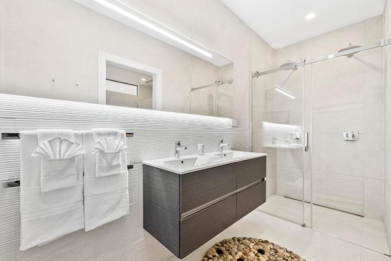 2BR Escape Fully Equipped Beach Access and AC - image 10