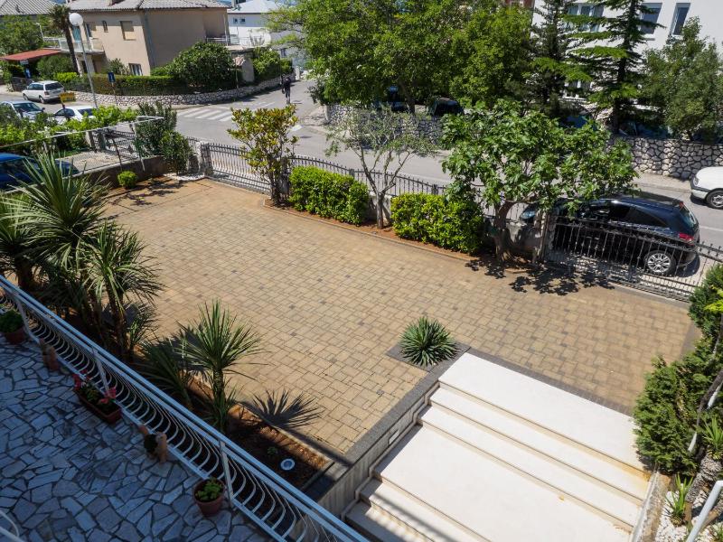 Apartment with Sea View image 3