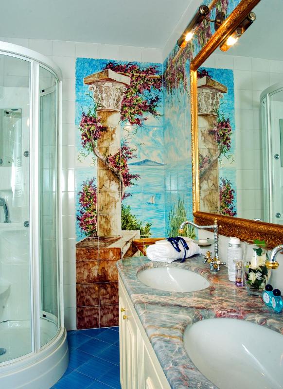 Suite with Sea View image 4