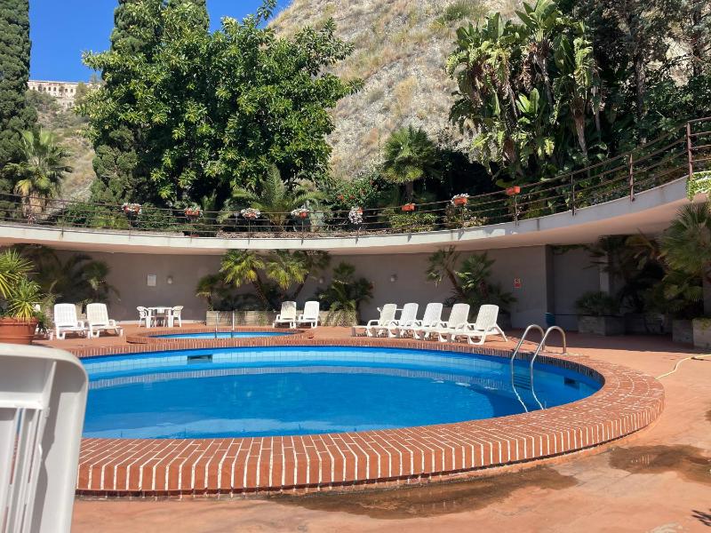 Coco Noir Taormina Apartment - image 1