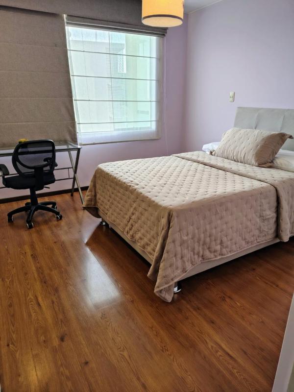 Apartment in private development with gym included - image 2