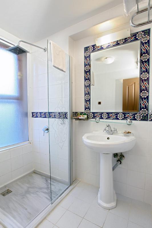Triple Room image 2