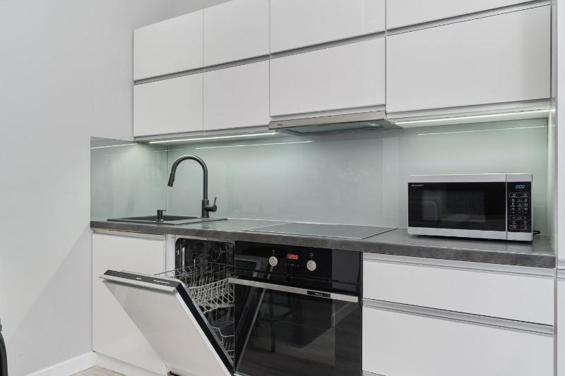Odra Tower Apartments with FREE GARAGE Wroclaw by Noclegi Renters - image 15