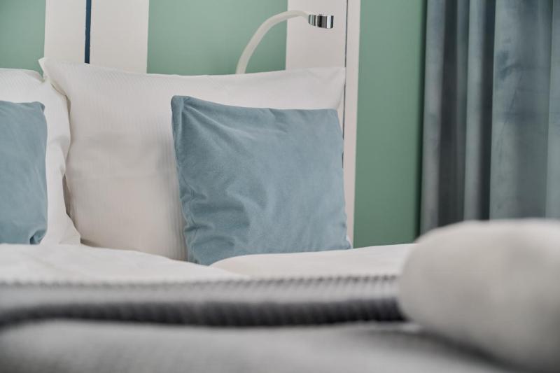 Odra Tower Apartments with FREE GARAGE Wroclaw by Noclegi Renters - image 16