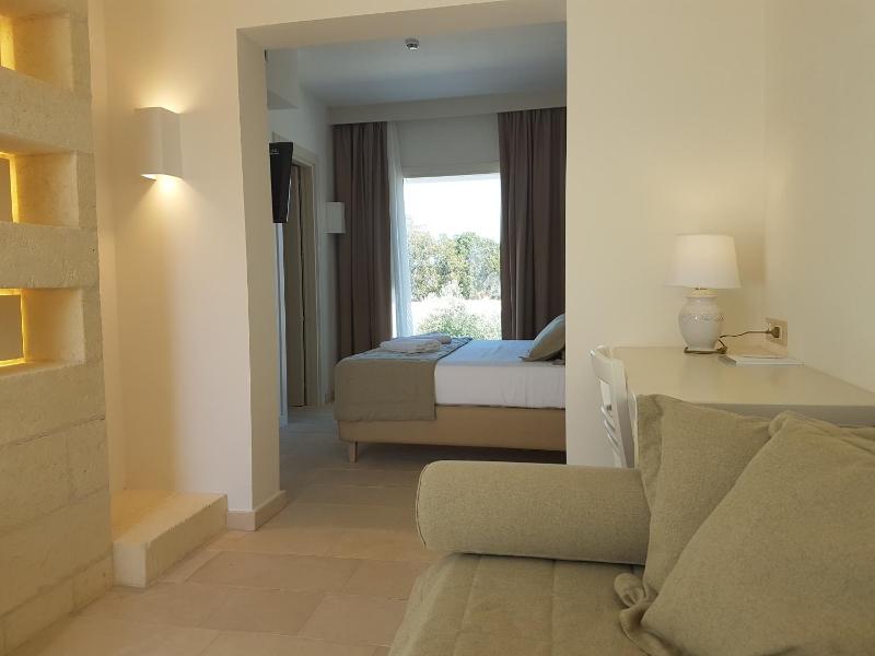 Classic Triple Room image 2